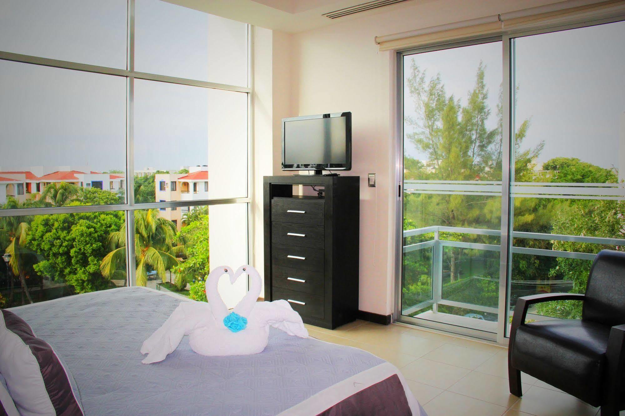 Condoplaza San Pedro Playa del Carmen Bagian luar foto